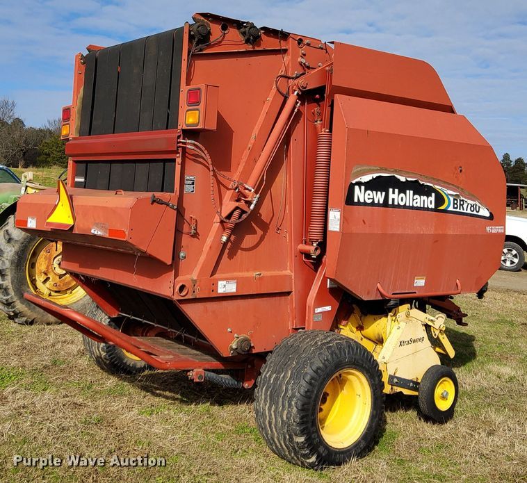 image for item MM9601 2003 New Holland BR780  round baler