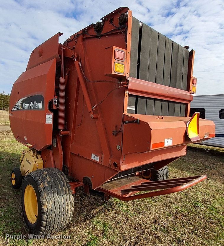 image for item MM9601 2003 New Holland BR780  round baler