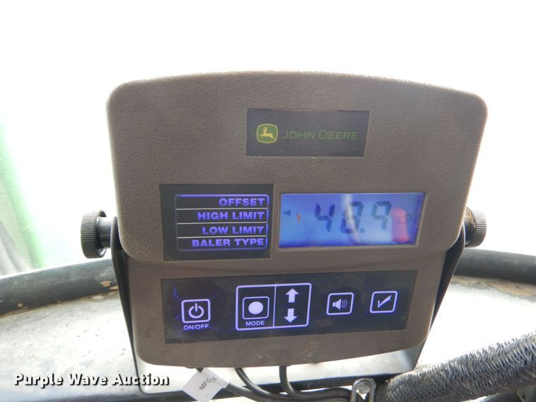 image for item MM9601 2003 New Holland BR780  round baler