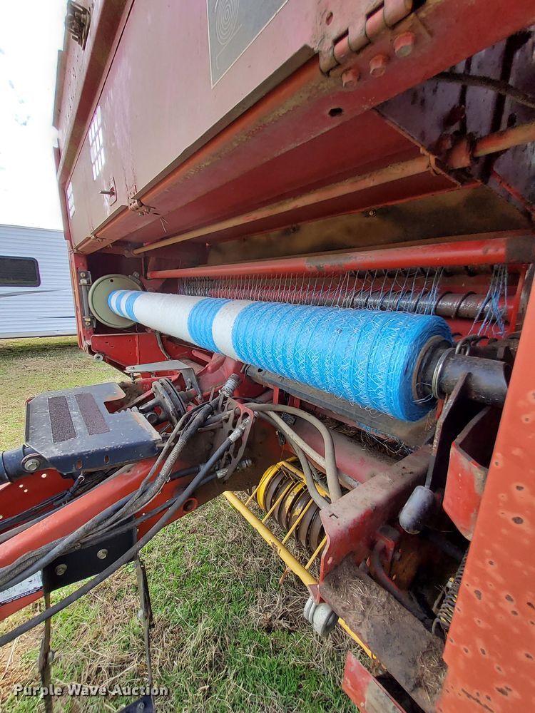 image for item MM9601 2003 New Holland BR780  round baler