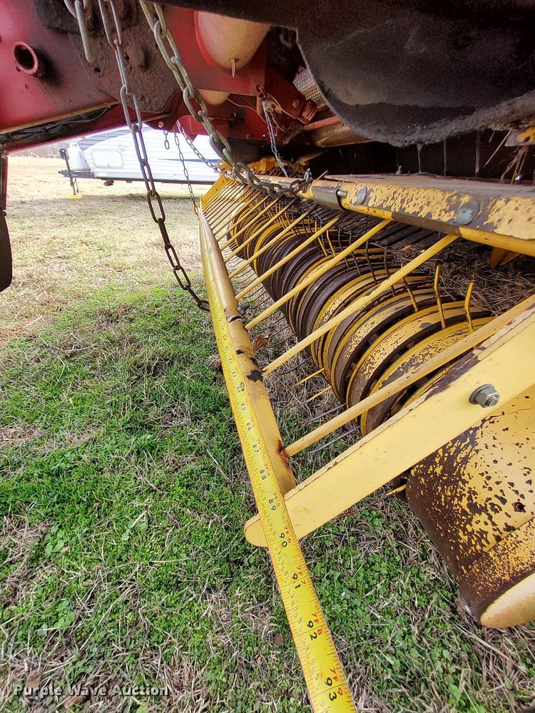 image for item MM9601 2003 New Holland BR780  round baler