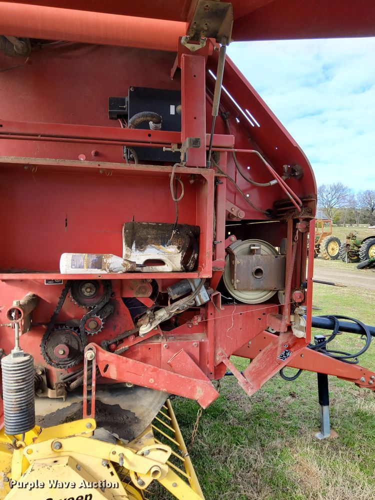 image for item MM9601 2003 New Holland BR780  round baler