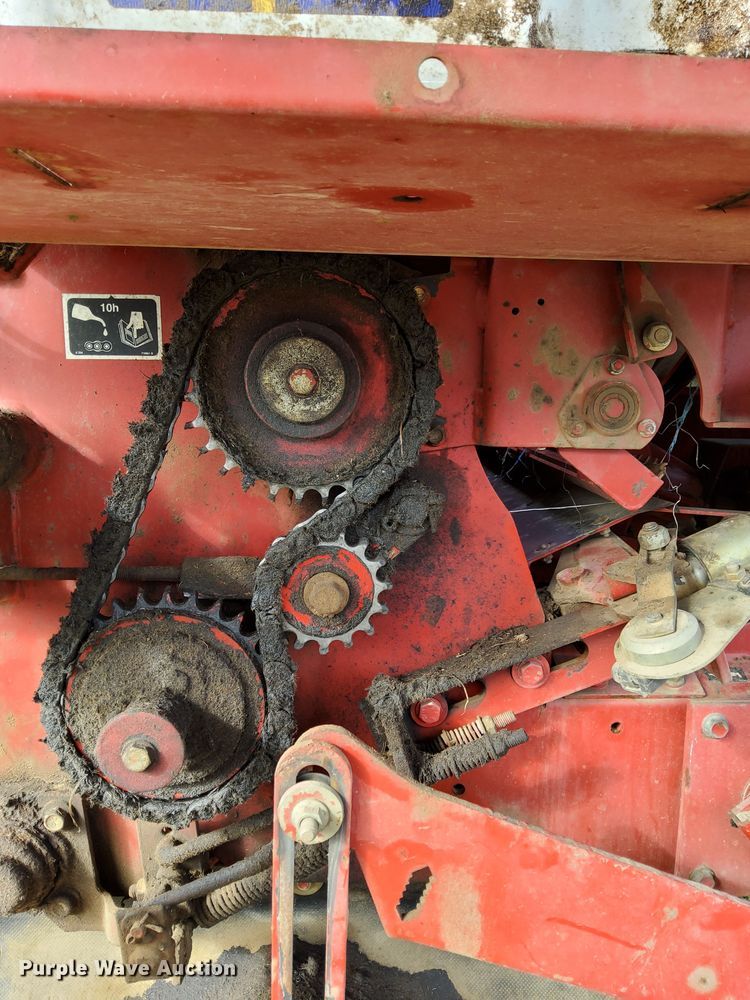 image for item MM9601 2003 New Holland BR780  round baler