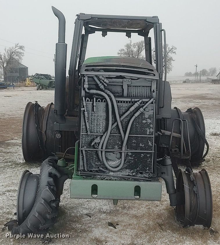 image for item MM9940 1997 John Deere 8100  tractor