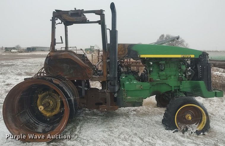 image for item MM9940 1997 John Deere 8100  tractor
