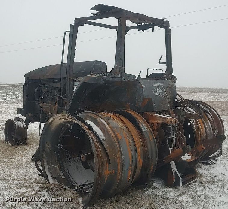 image for item MM9940 1997 John Deere 8100  tractor