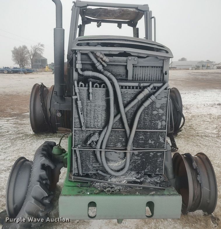 image for item MM9940 1997 John Deere 8100  tractor