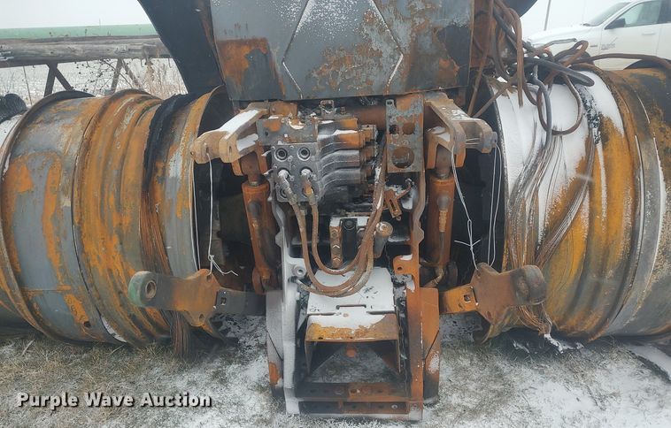 image for item MM9940 1997 John Deere 8100  tractor