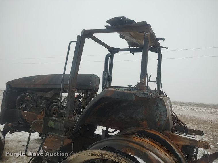 image for item MM9940 1997 John Deere 8100  tractor