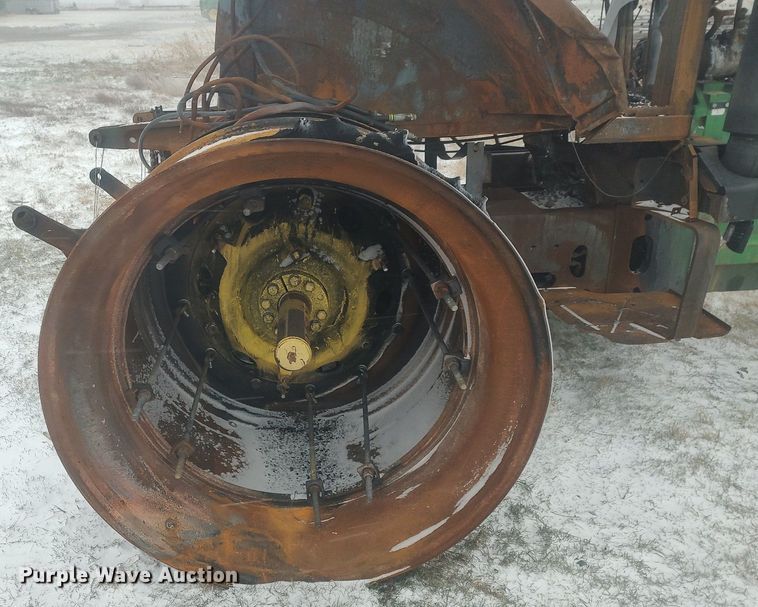 image for item MM9940 1997 John Deere 8100  tractor