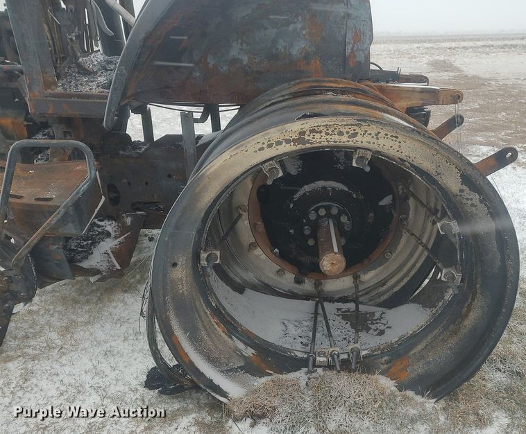 image for item MM9940 1997 John Deere 8100  tractor