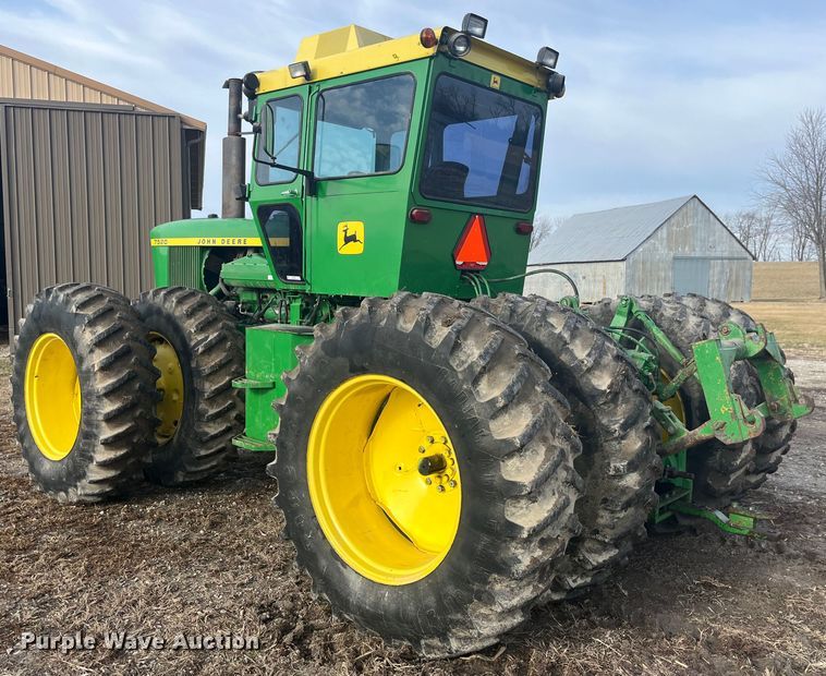 image for item MW9439 1975 John Deere 7520  4WD tractor