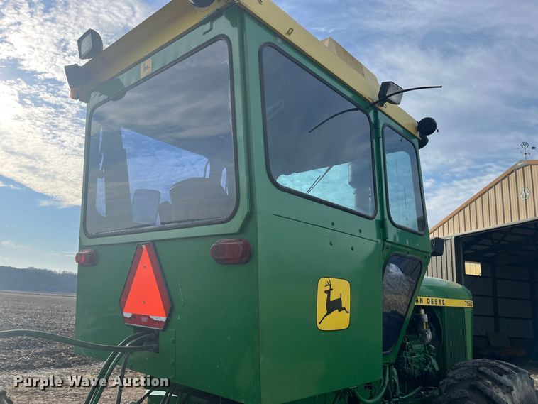image for item MW9439 1975 John Deere 7520  4WD tractor