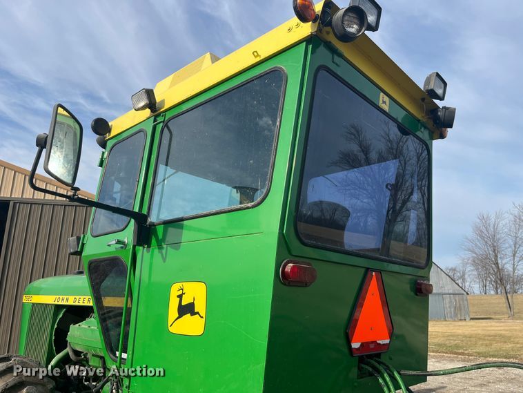 image for item MW9439 1975 John Deere 7520  4WD tractor