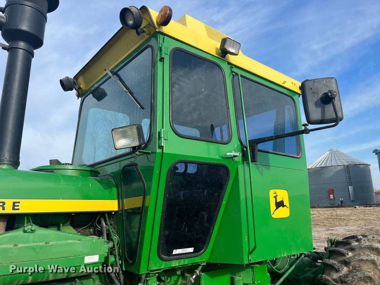 image for item MW9439 1975 John Deere 7520  4WD tractor