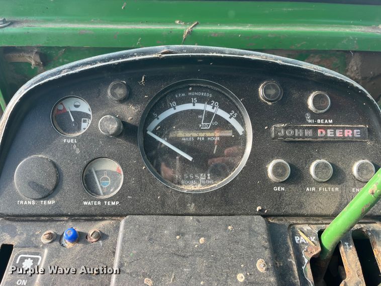 image for item MW9439 1975 John Deere 7520  4WD tractor
