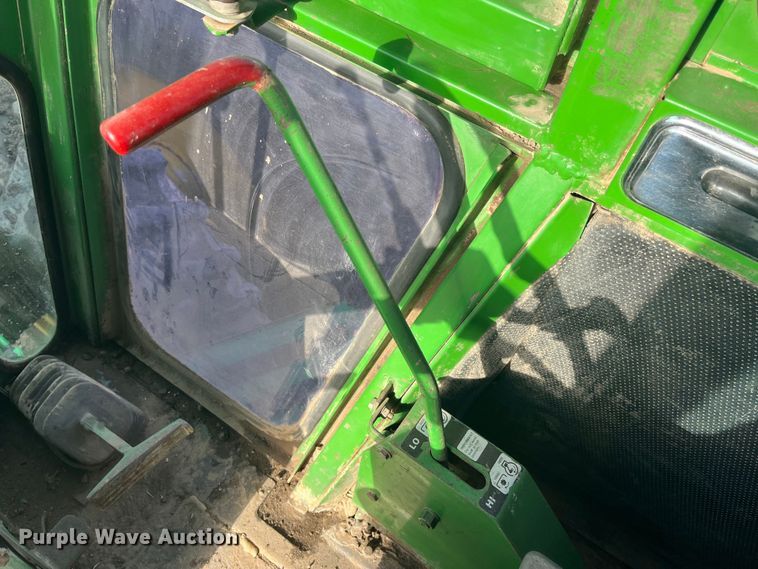 image for item MW9439 1975 John Deere 7520  4WD tractor