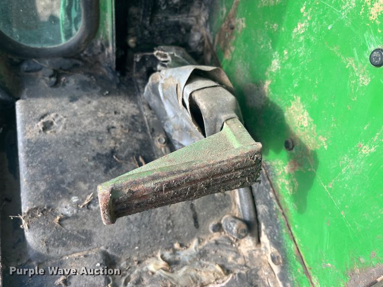 image for item MW9439 1975 John Deere 7520  4WD tractor