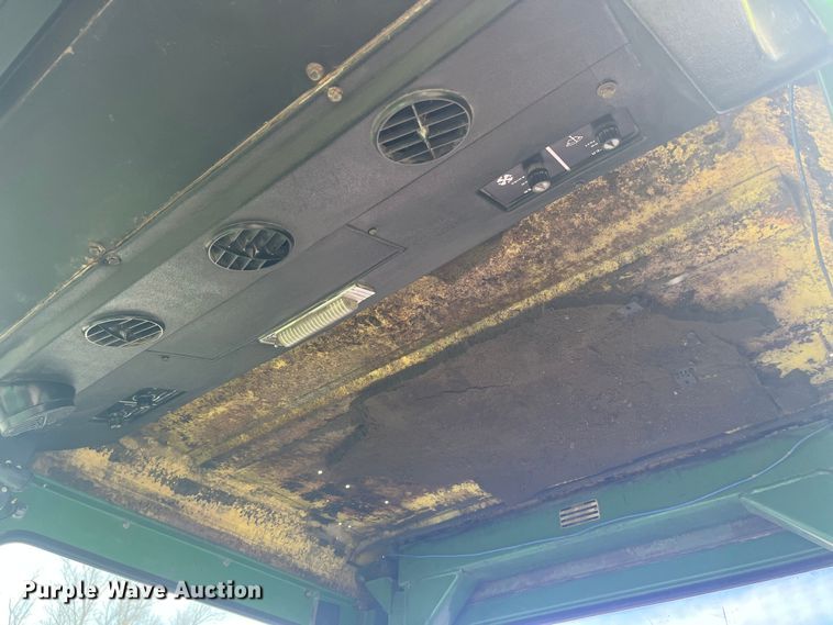 image for item MW9439 1975 John Deere 7520  4WD tractor