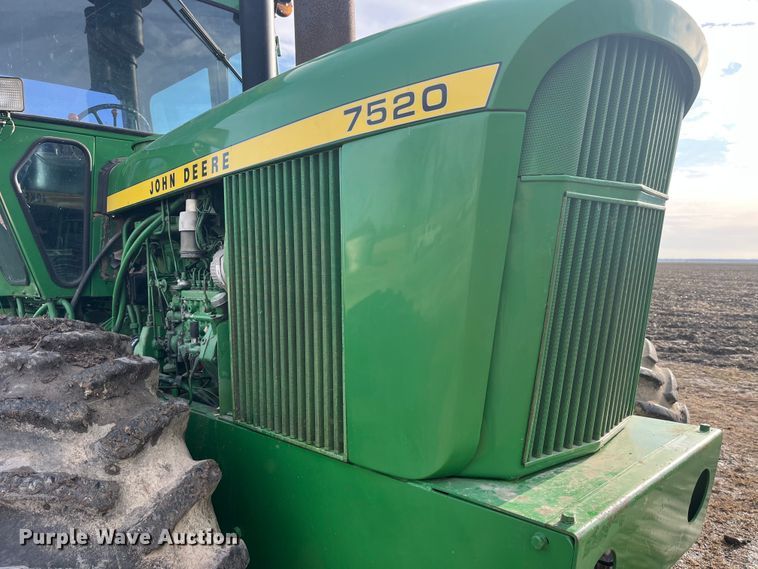 image for item MW9439 1975 John Deere 7520  4WD tractor