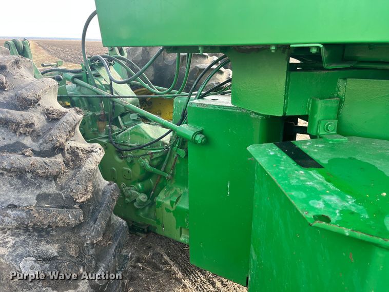 image for item MW9439 1975 John Deere 7520  4WD tractor