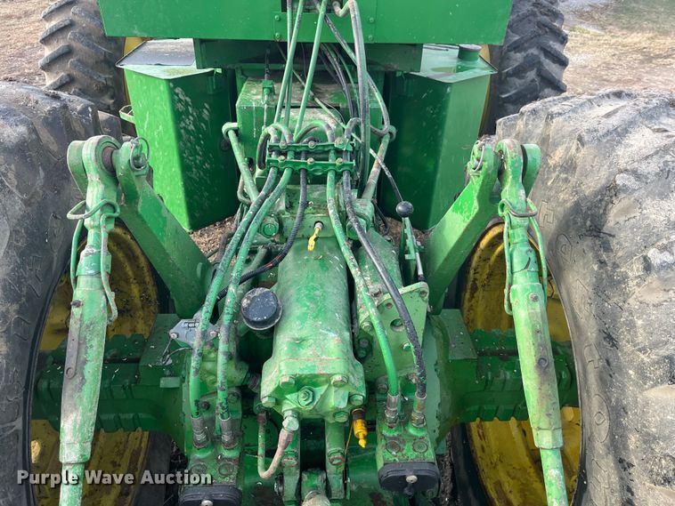 image for item MW9439 1975 John Deere 7520  4WD tractor