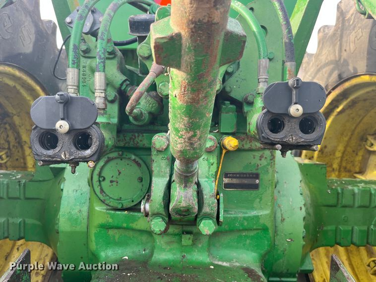 image for item MW9439 1975 John Deere 7520  4WD tractor