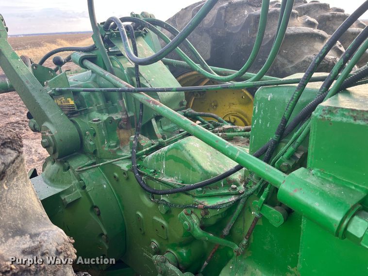 image for item MW9439 1975 John Deere 7520  4WD tractor