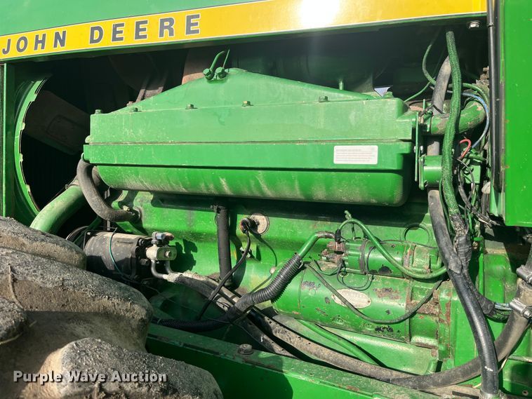 image for item MW9439 1975 John Deere 7520  4WD tractor