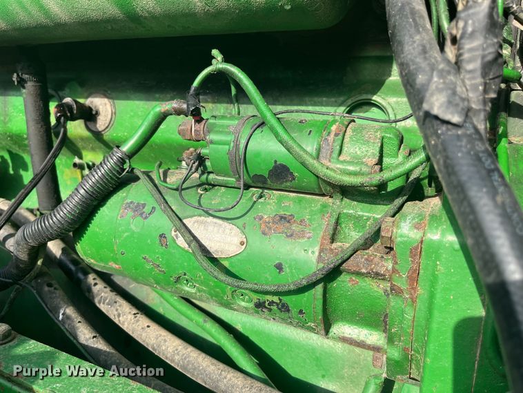 image for item MW9439 1975 John Deere 7520  4WD tractor