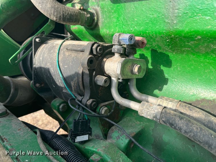 image for item MW9439 1975 John Deere 7520  4WD tractor