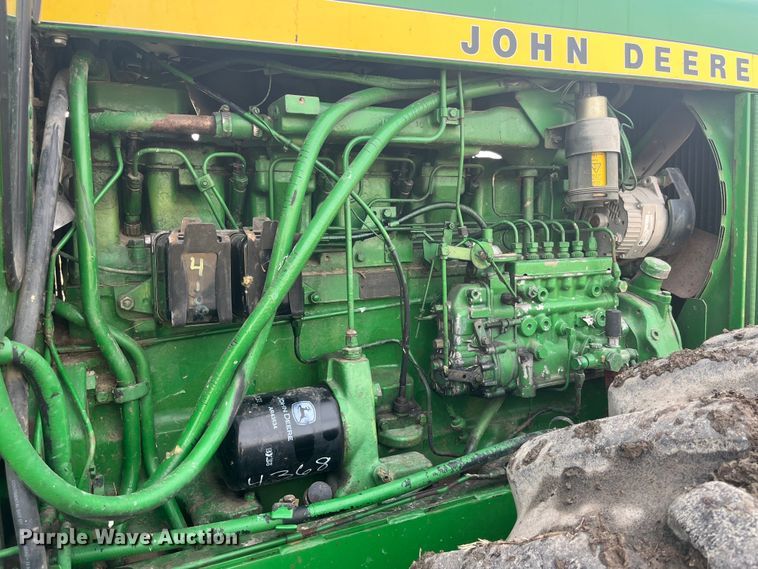image for item MW9439 1975 John Deere 7520  4WD tractor