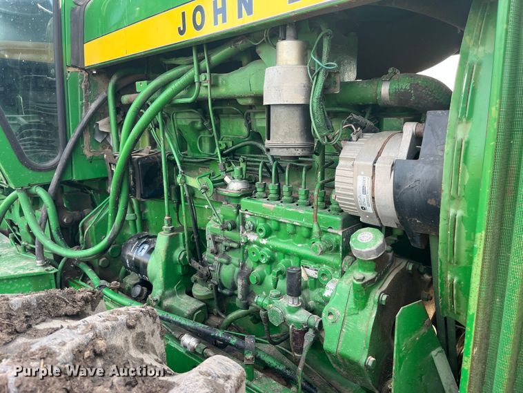 image for item MW9439 1975 John Deere 7520  4WD tractor