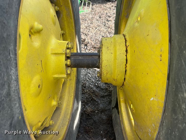 image for item MW9439 1975 John Deere 7520  4WD tractor