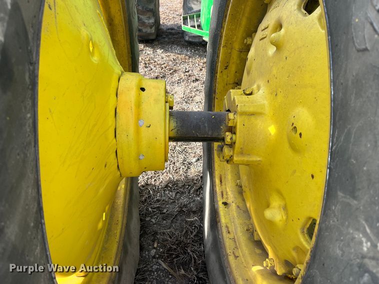 image for item MW9439 1975 John Deere 7520  4WD tractor