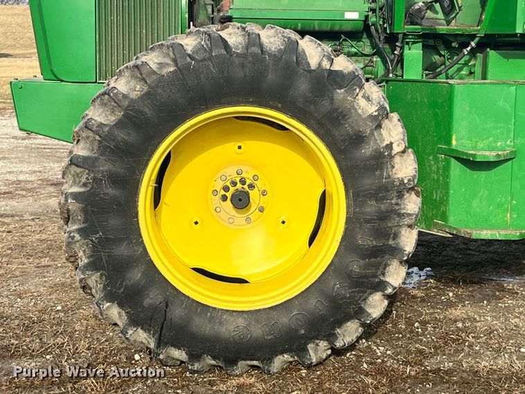 image for item MW9439 1975 John Deere 7520  4WD tractor