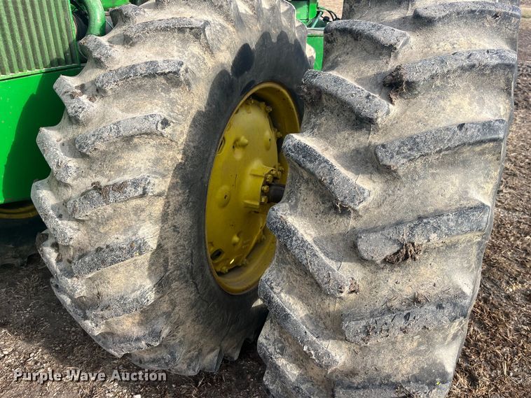 image for item MW9439 1975 John Deere 7520  4WD tractor