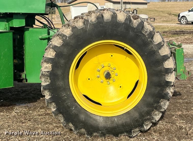 image for item MW9439 1975 John Deere 7520  4WD tractor