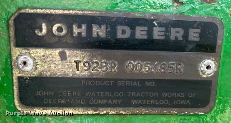 image for item MW9439 1975 John Deere 7520  4WD tractor