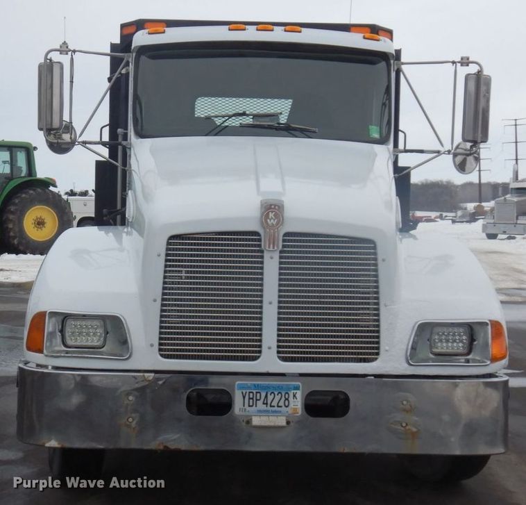 image for item AF9334 1999 Kenworth T300  dump truck