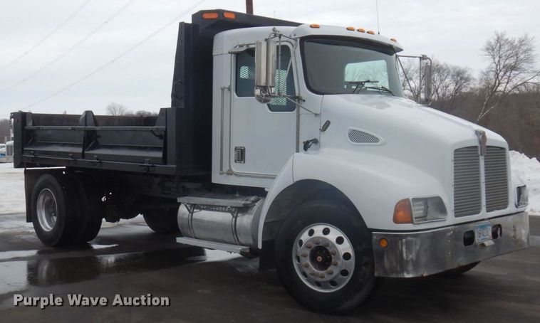 image for item AF9334 1999 Kenworth T300  dump truck