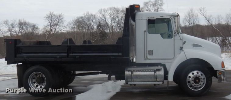 image for item AF9334 1999 Kenworth T300  dump truck