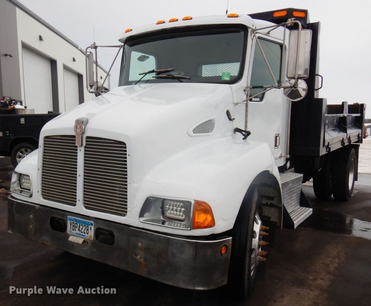 image for item AF9334 1999 Kenworth T300  dump truck