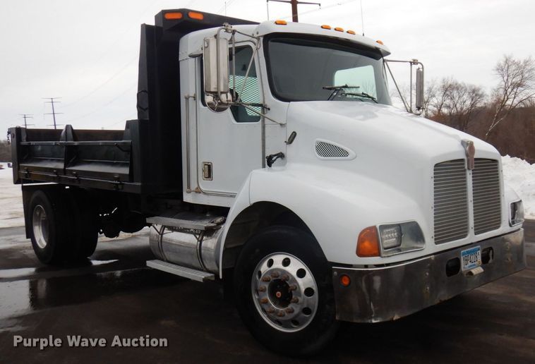 image for item AF9334 1999 Kenworth T300  dump truck