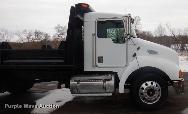 image for item AF9334 1999 Kenworth T300  dump truck