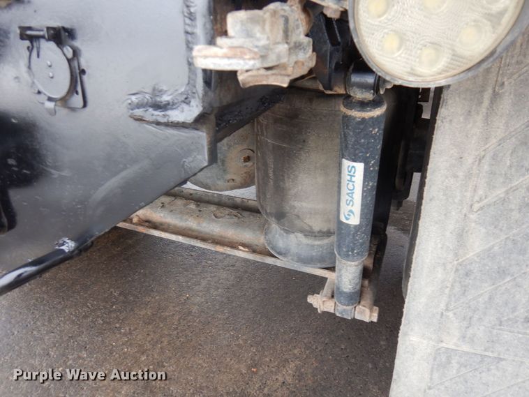 image for item AF9334 1999 Kenworth T300  dump truck