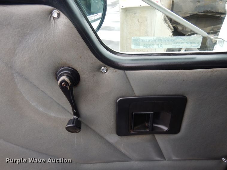 image for item AF9334 1999 Kenworth T300  dump truck