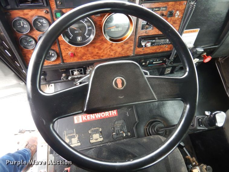 image for item AF9334 1999 Kenworth T300  dump truck