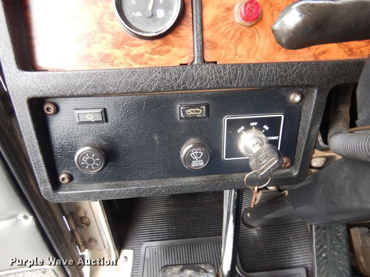 image for item AF9334 1999 Kenworth T300  dump truck