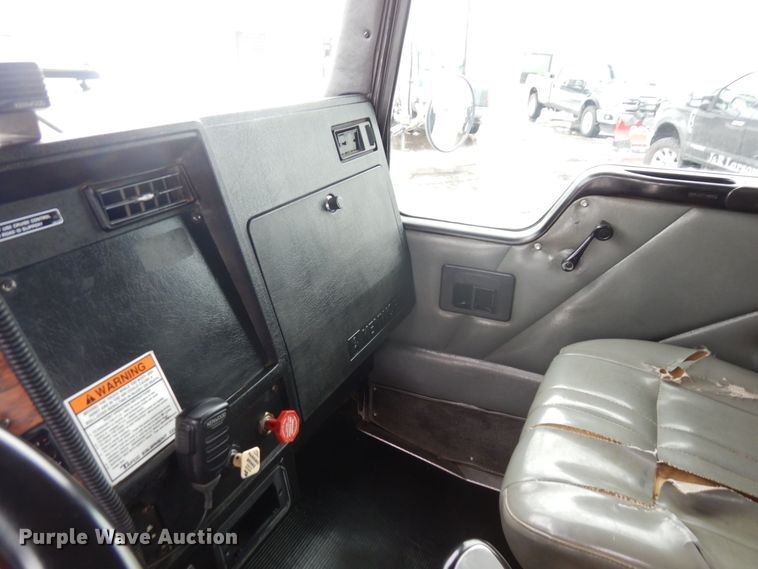 image for item AF9334 1999 Kenworth T300  dump truck